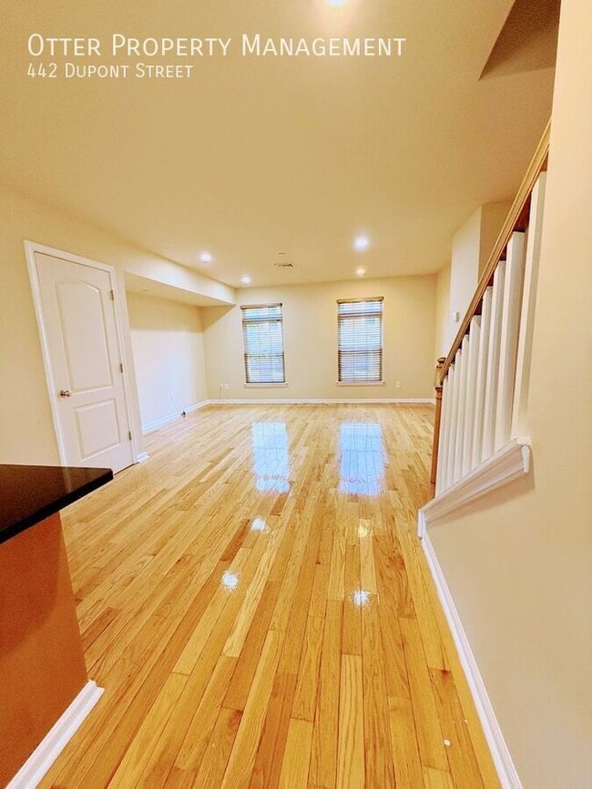 442 Dupont St in Philadelphia, PA - Building Photo - Building Photo