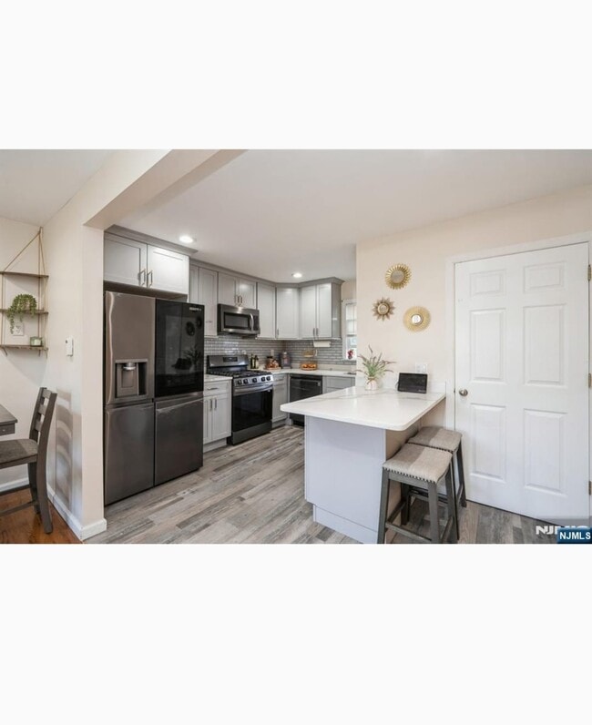 298 Nedellec Dr, Unit #2 in Saddle Brook, NJ - Building Photo - Building Photo