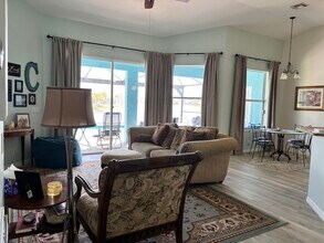 17410 Sterling Lake Dr in Ft. Myers, FL - Foto de edificio - Building Photo