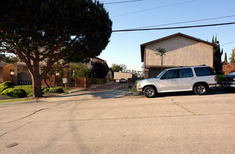 578 Stepney St in Inglewood, CA - Foto de edificio - Building Photo