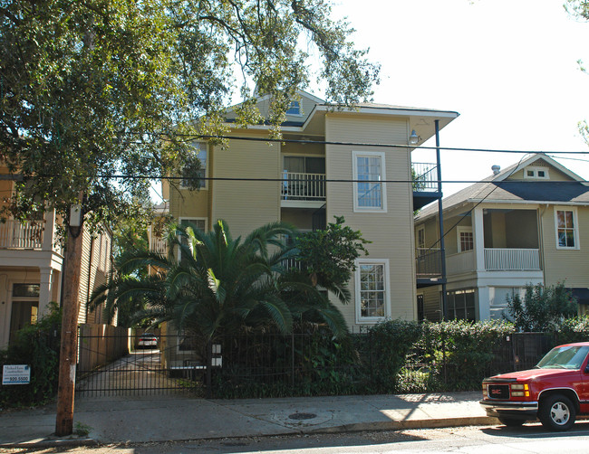 2338 Magazine St in New Orleans, LA - Foto de edificio - Building Photo