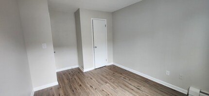 219 Roosevelt St in Union City, NJ - Foto de edificio - Building Photo