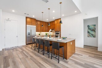 2358 Velocity Cmn in Fremont, CA - Foto de edificio - Building Photo