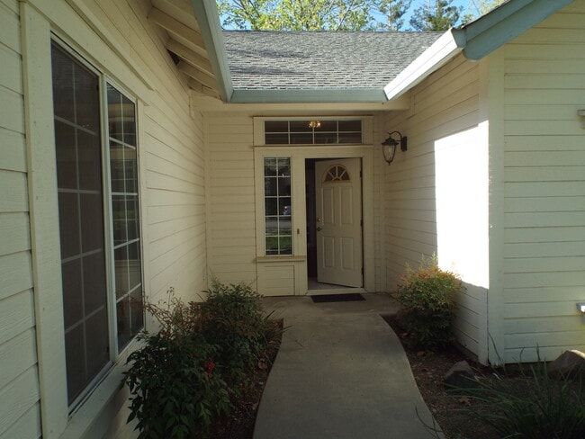 458 Palisades Dr in Chico, CA - Building Photo - Building Photo