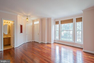 3916 Maximilian Ct in Fairfax, VA - Building Photo - Building Photo