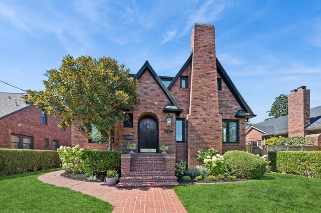 property at 2911 28th Ave W