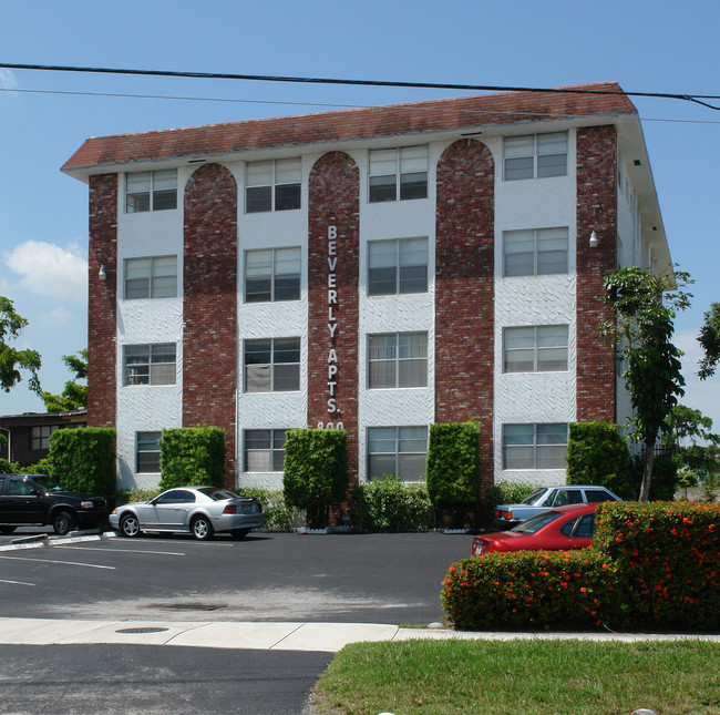 Beverly Apartments in Pompano Beach, FL - Building Photo - Building Photo