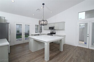 248 Misty Garden St in Henderson, NV - Building Photo - Building Photo