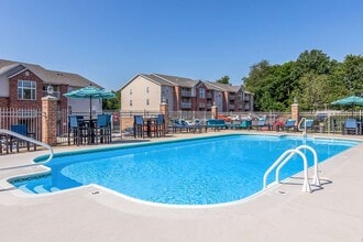 Watermill Park Apartments in Springfield, MO - Foto de edificio - Building Photo