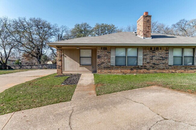 2540 Windy Pine Ln in Arlington, TX - Building Photo - Building Photo