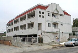 5073 Hermosa Ave in Los Angeles, CA - Building Photo