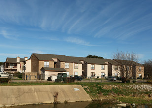 Polo Club in Fort Worth, TX - Foto de edificio - Building Photo