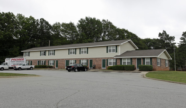 Landau Apartments in Clinton, SC - Building Photo - Building Photo