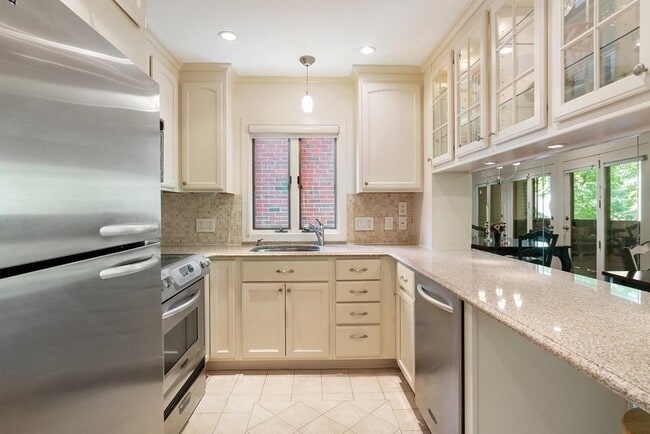 241 Perkins St in Boston, MA - Building Photo - Building Photo