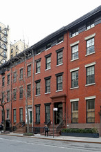 11 E Ninth St in New York, NY - Building Photo - Building Photo