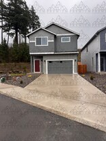 1002 Warco Dr in Cascade Locks, OR - Building Photo