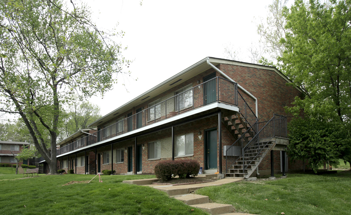 Applewood Place Apartments in Maplewood, MO - Foto de edificio