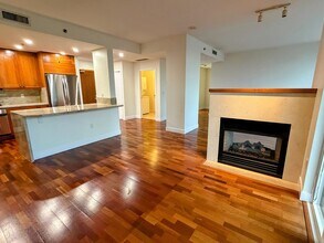 700 W Harbor Dr in San Diego, CA - Building Photo - Building Photo