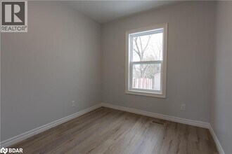 554 Mary St in Hamilton, ON - Building Photo - Building Photo