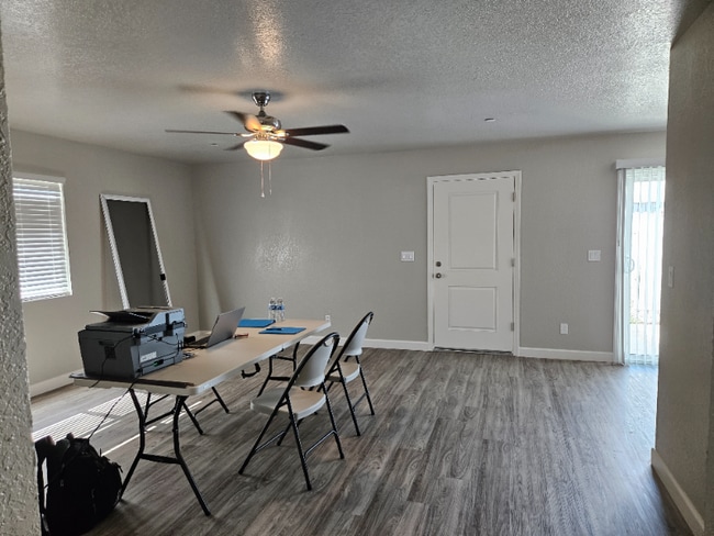 421 Tait Ave in Sanger, CA - Building Photo - Building Photo