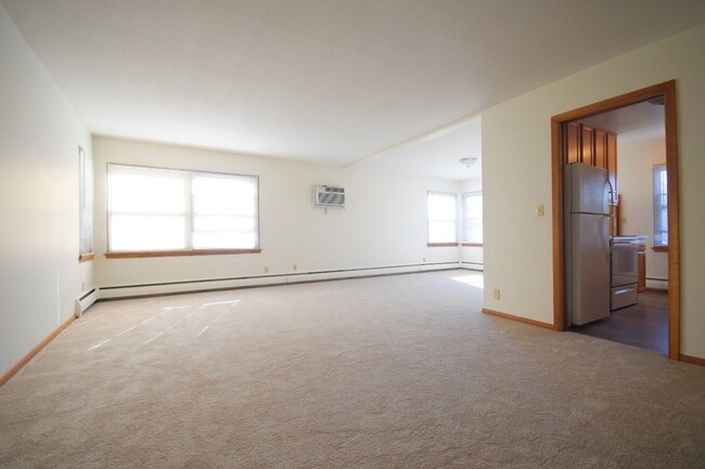 529 Cleveland Ave S in St. Paul, MN - Building Photo - Interior Photo