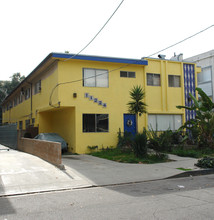 11224 Huston St in North Hollywood, CA - Foto de edificio - Building Photo