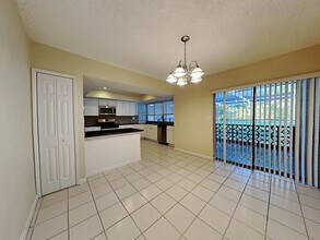 3822 S Lake Terrace in Miramar, FL - Building Photo - Building Photo