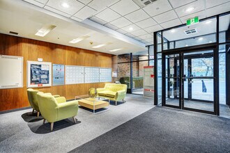 Tour Sherbrooke in Montréal, QC - Building Photo - Building Photo