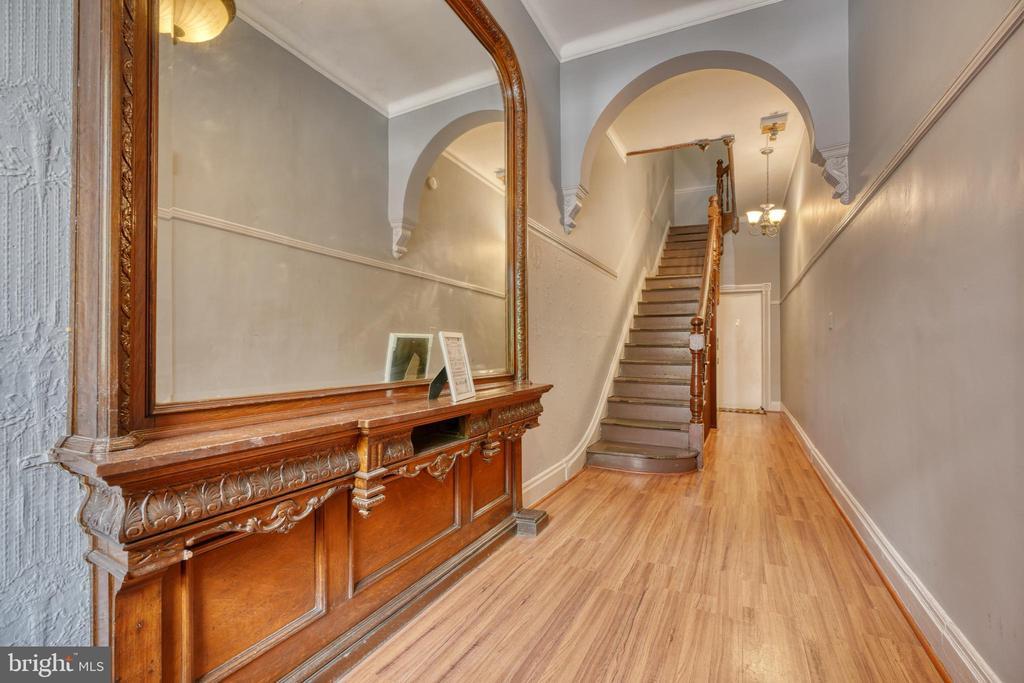 1208 N Calvert St in Baltimore, MD - Building Photo