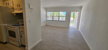 230 SW 11th Ave in Hallandale Beach, FL - Building Photo - Building Photo