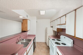 TSH in Springfield, MO - Foto de edificio - Building Photo