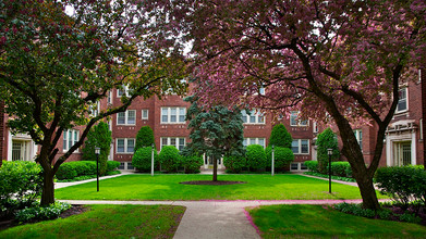 130-142 N. Humphrey Ave. in Oak Park, IL - Building Photo - Building Photo