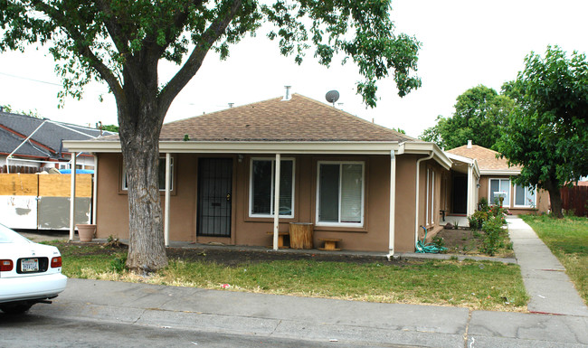 61 West Blvd in Pittsburg, CA - Foto de edificio - Building Photo