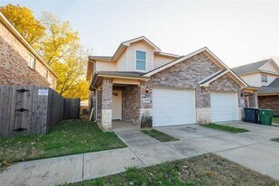 2338 Kingsway Dr in Arlington, TX - Building Photo