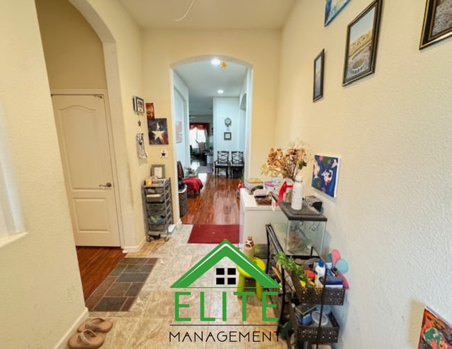 3429 Nouveau Way in Gold River, CA - Building Photo - Building Photo