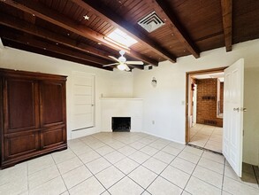 237 W Roger Rd in Tucson, AZ - Foto de edificio - Building Photo