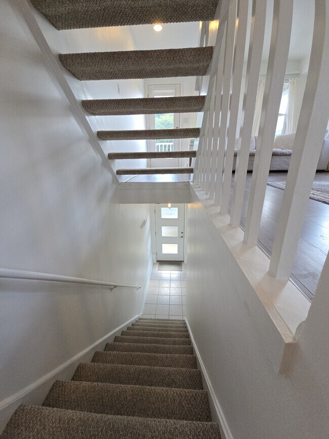 2207 Rockbridge Rd in Virginia Beach, VA - Building Photo - Building Photo