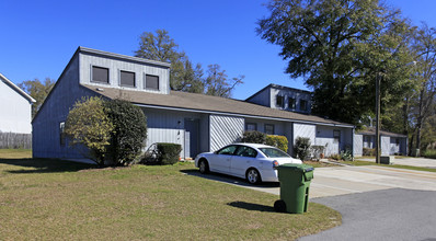 College Town Apartment in Valdosta, GA - Building Photo - Building Photo