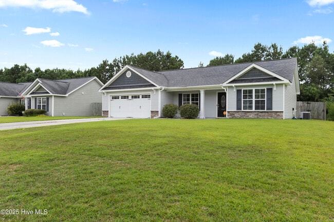 216 Jasmine Ln in Jacksonville, NC - Building Photo - Building Photo
