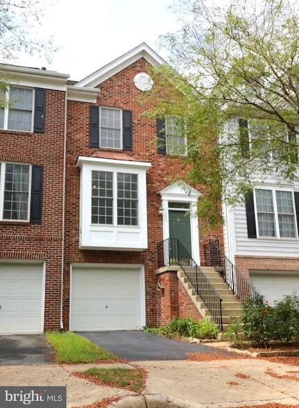 property at 43673 Scarlet Square