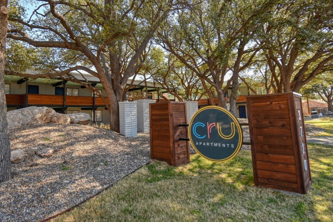 Cru Apartments in Odessa, TX - Foto de edificio