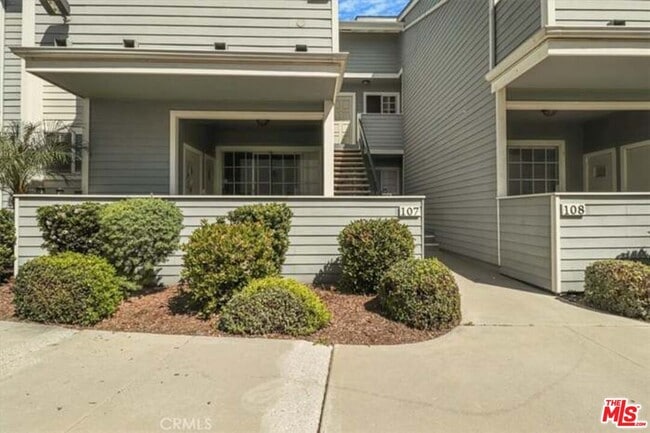 property at 777 S Citrus Ave
