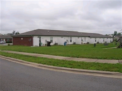 924 Altamont Ct in Versailles, KY - Building Photo - Building Photo