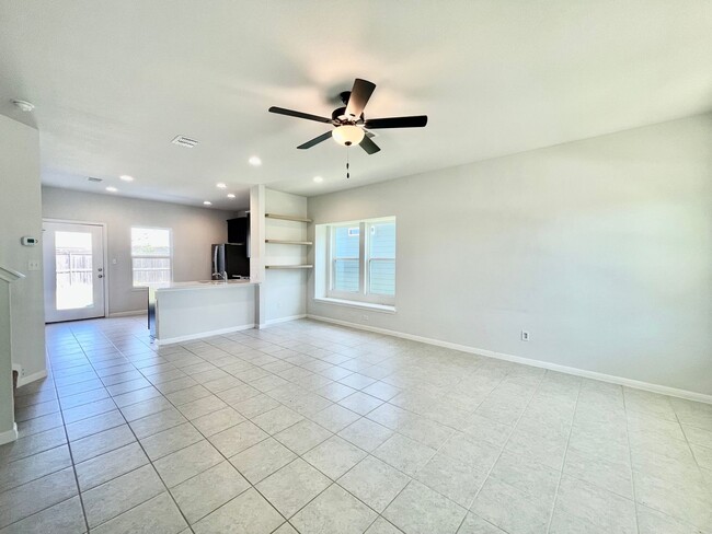 1220 Esplanade Pkwy in San Marcos, TX - Building Photo - Building Photo