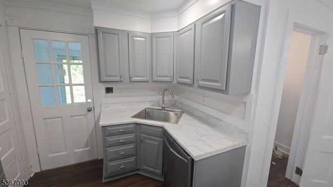 58 Phoenix Ave in Morristown, NJ - Building Photo - Building Photo