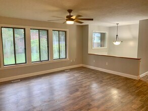 5461 Shawnee Cir in Huntington, WV - Building Photo - Building Photo