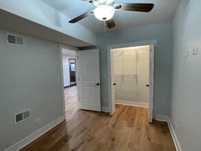 4037 N St Louis Ave in Chicago, IL - Building Photo - Building Photo