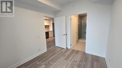 1660 Bloor St W in Toronto, ON - Building Photo - Building Photo