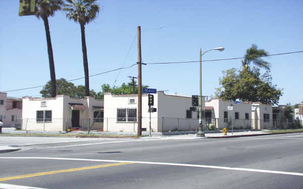 101 W 41st Pl in Los Angeles, CA - Building Photo