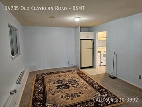 34735 Old Clayburn Rd in Abbotsford, BC - Building Photo - Building Photo